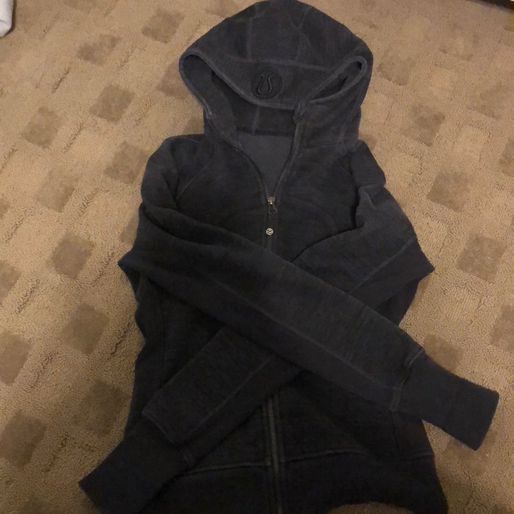LULULEMON JACKET SIZE 4
